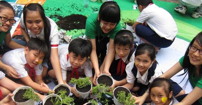 Using environmental issues in student learning shows children the bigger picture