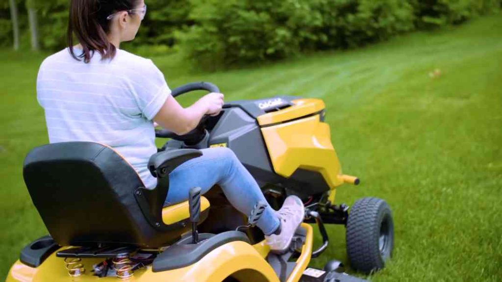 Gas Vs Electric Mowers Are You Ready to Go Green?